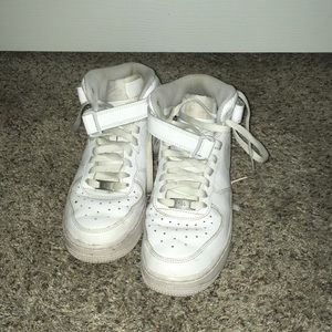 Hightop Nike Air Force 1. White.